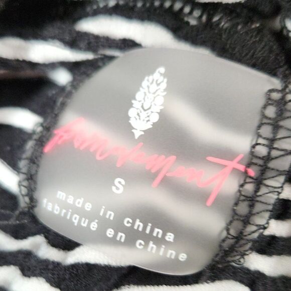 Free People “free movement” Workout Hoodie / Sweater Size Small - Picture 5 of 6